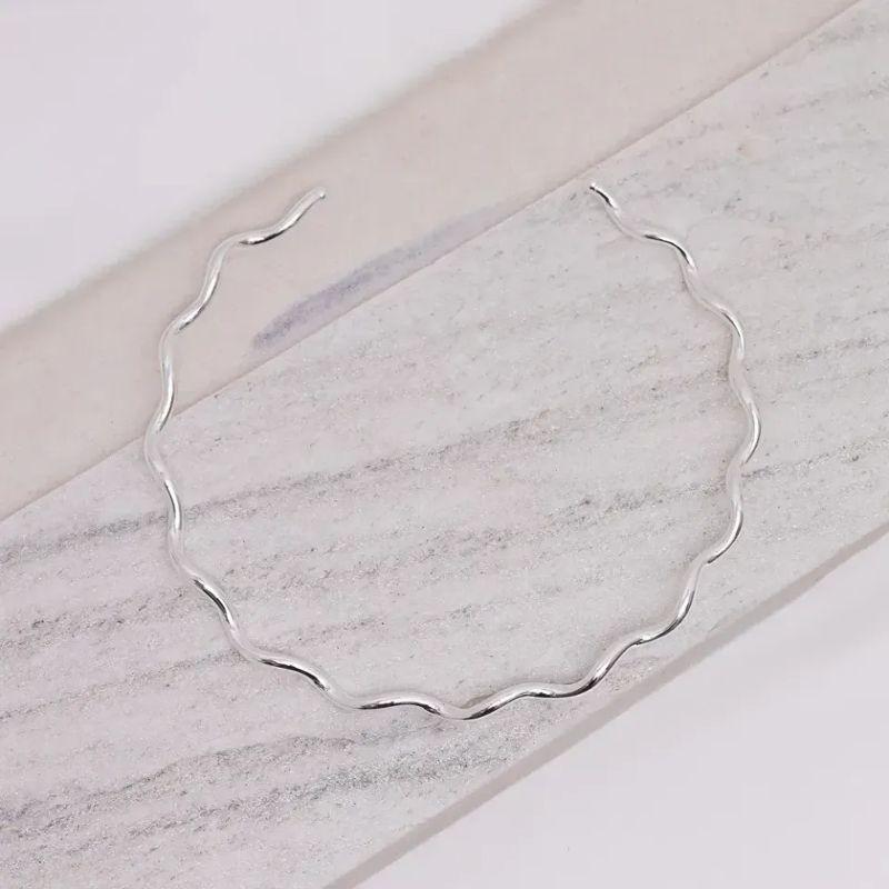 COLAR ARO ONDULADO GROSSO BANHO PRATA