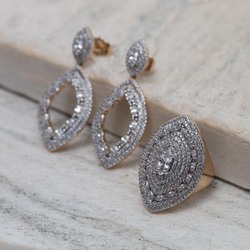 CONJUNTO BRINCO E ANEL CRAVEJADOS COM ZIRCÔNIAS BANHO OURO 18K