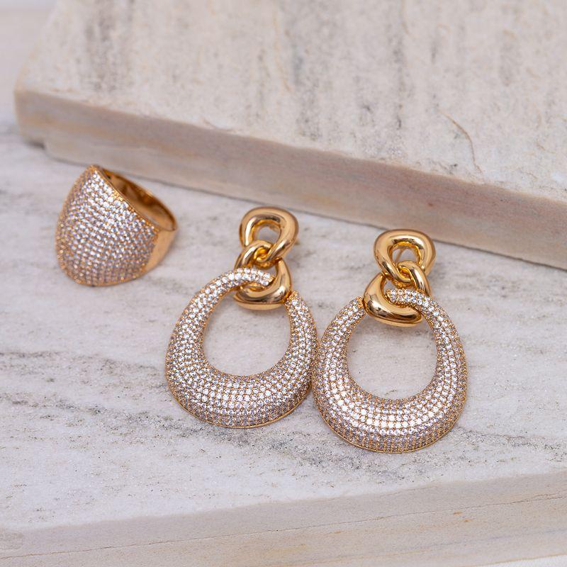 CONJUNTO BRINCO E ANEL CRAVEJADOS COM ZIRCÔNIAS CRISTAIS BANHO OURO 18K