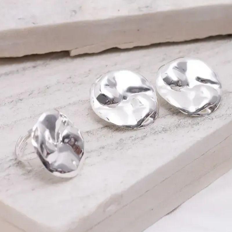 CONJUNTO FLOR ORGÂNICA COM ANEL REGULÁVEL BANHO PRATA