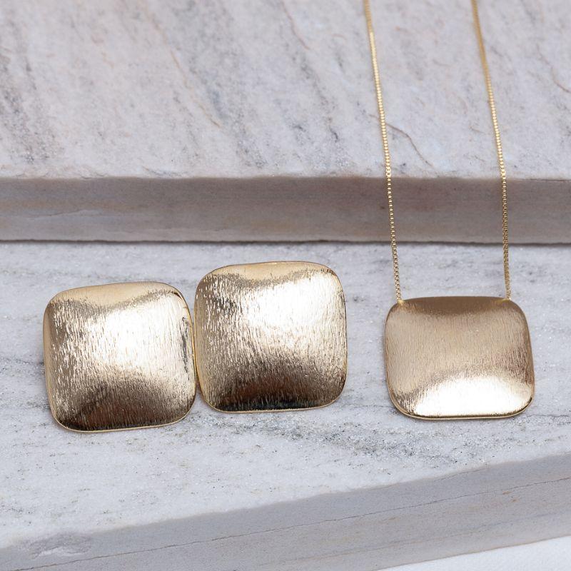 CONJUNTO LONGO QUADRADO RISCADO BANHO OURO 18K