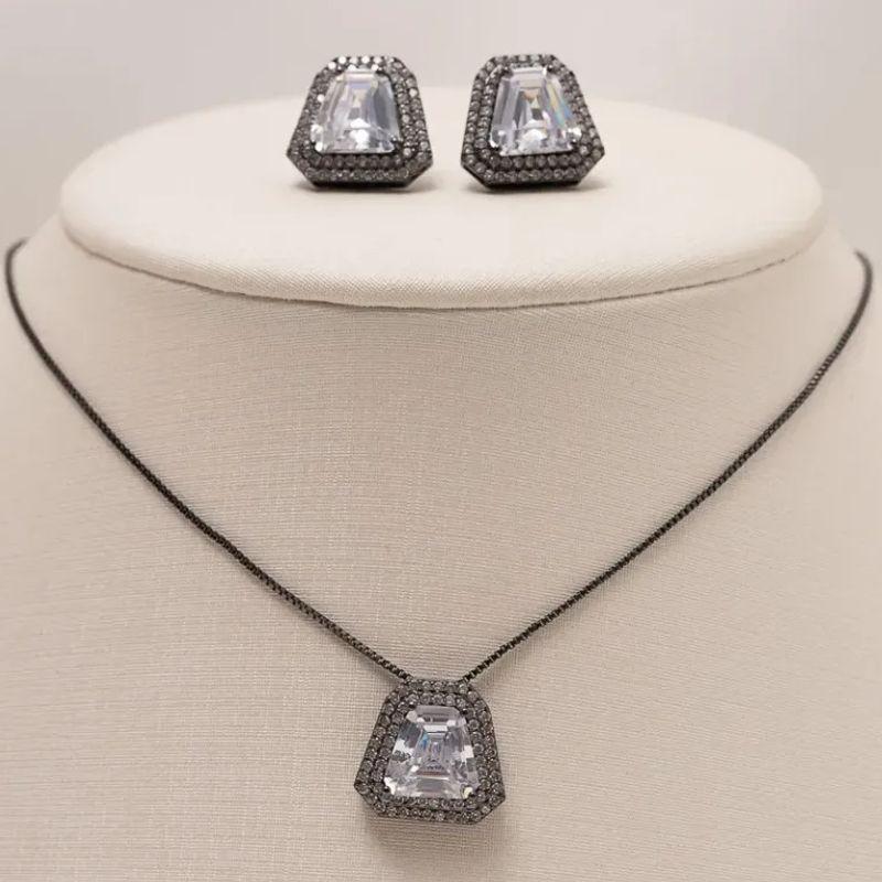 CONJUNTO TRAPÉZIO EM RÓDIO NEGRO COM CRISTAIS BANHO RÓDIO NEGRO