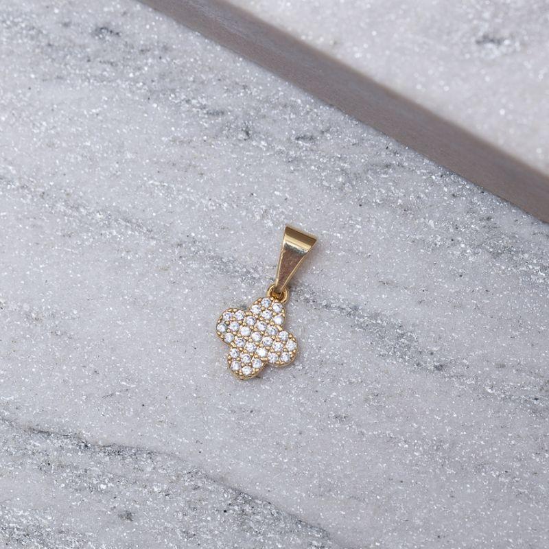 PINGENTE TREVO CRAVEJADO PP BANHO OURO 18K