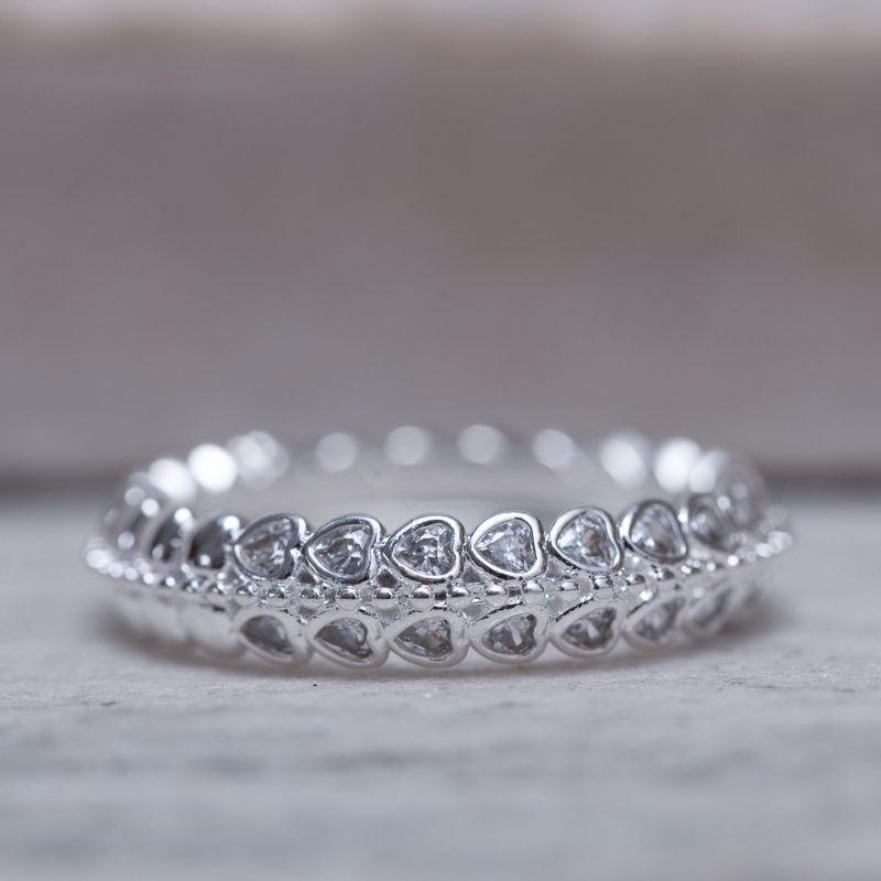 ANEL CORAÇÕES COM BOLINHAS DIAMANTADAS BANHO PRATA