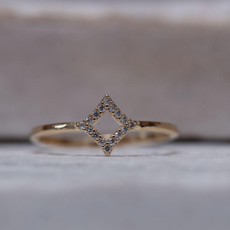ANEL LOSANGO CRAVEJADO BANHO OURO 18K