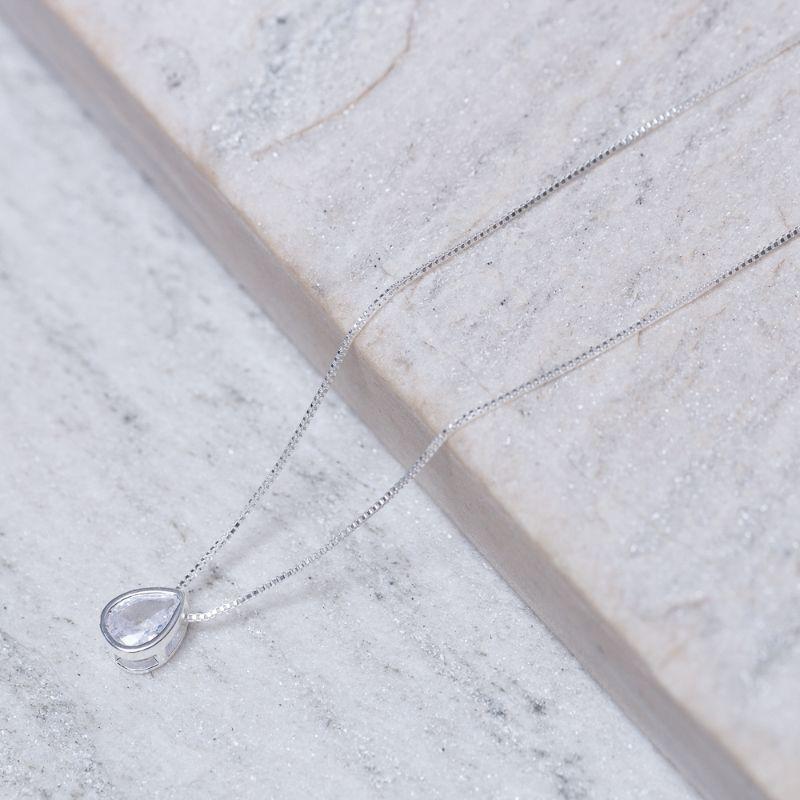 COLAR GOTA CRISTAL BANHO PRATA