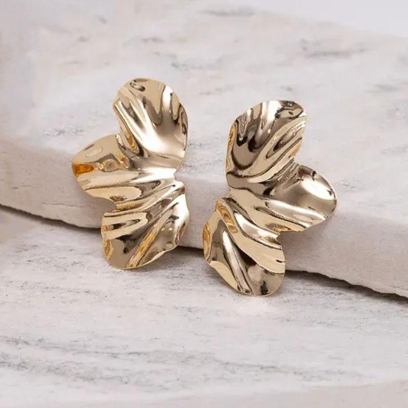 BRINCO FLOR GRANDE BANHO OURO 18K