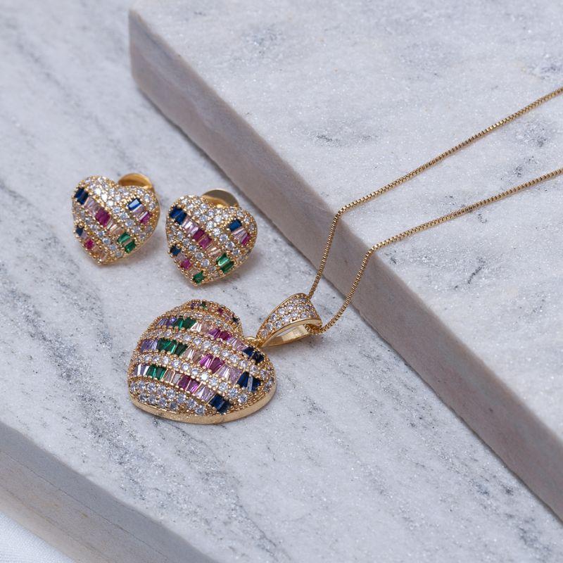CONJUNTO CORAÇÃO COM ZIRCÔNIAS NAVETE COLORIDAS BANHO OURO 18K