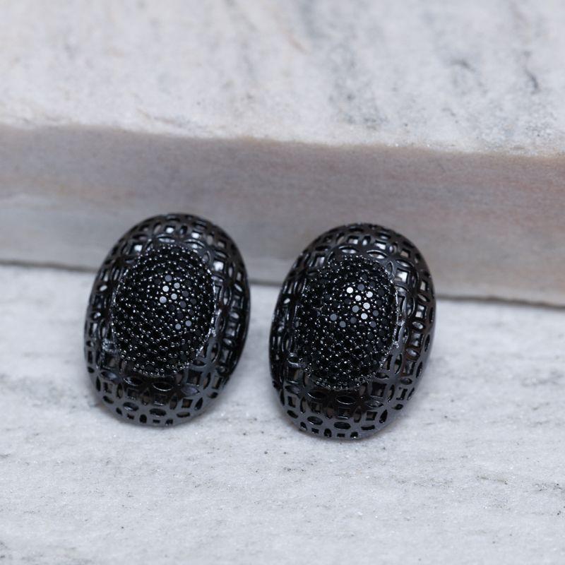 BRINCO OVAL CRAVEJADO BANHO RÓDIO NEGRO