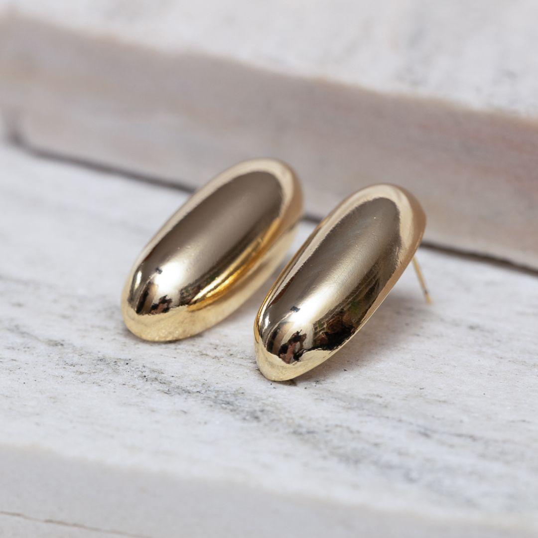 BRINCO ALMOND ABAULADO BANHO OURO 18K