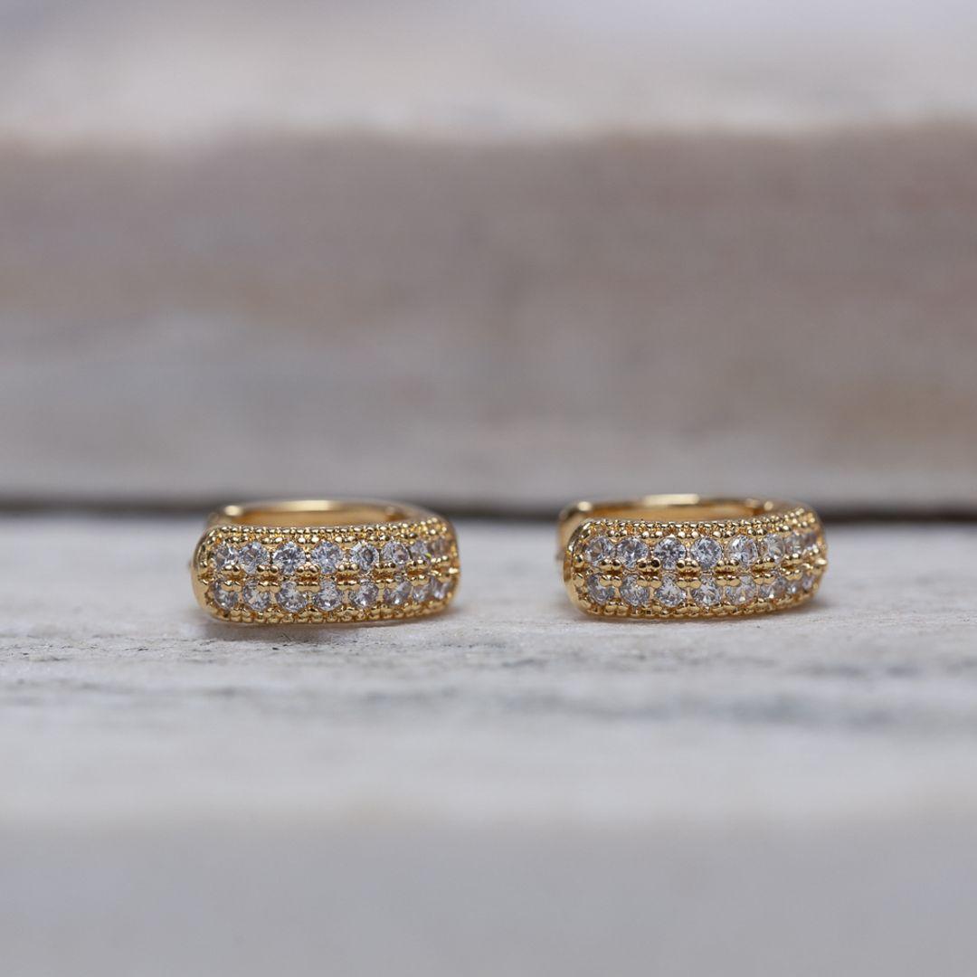 BRINCO ARGOLINHA FILEIRA DUPLA CRAVEJADA BANHO OURO 18K