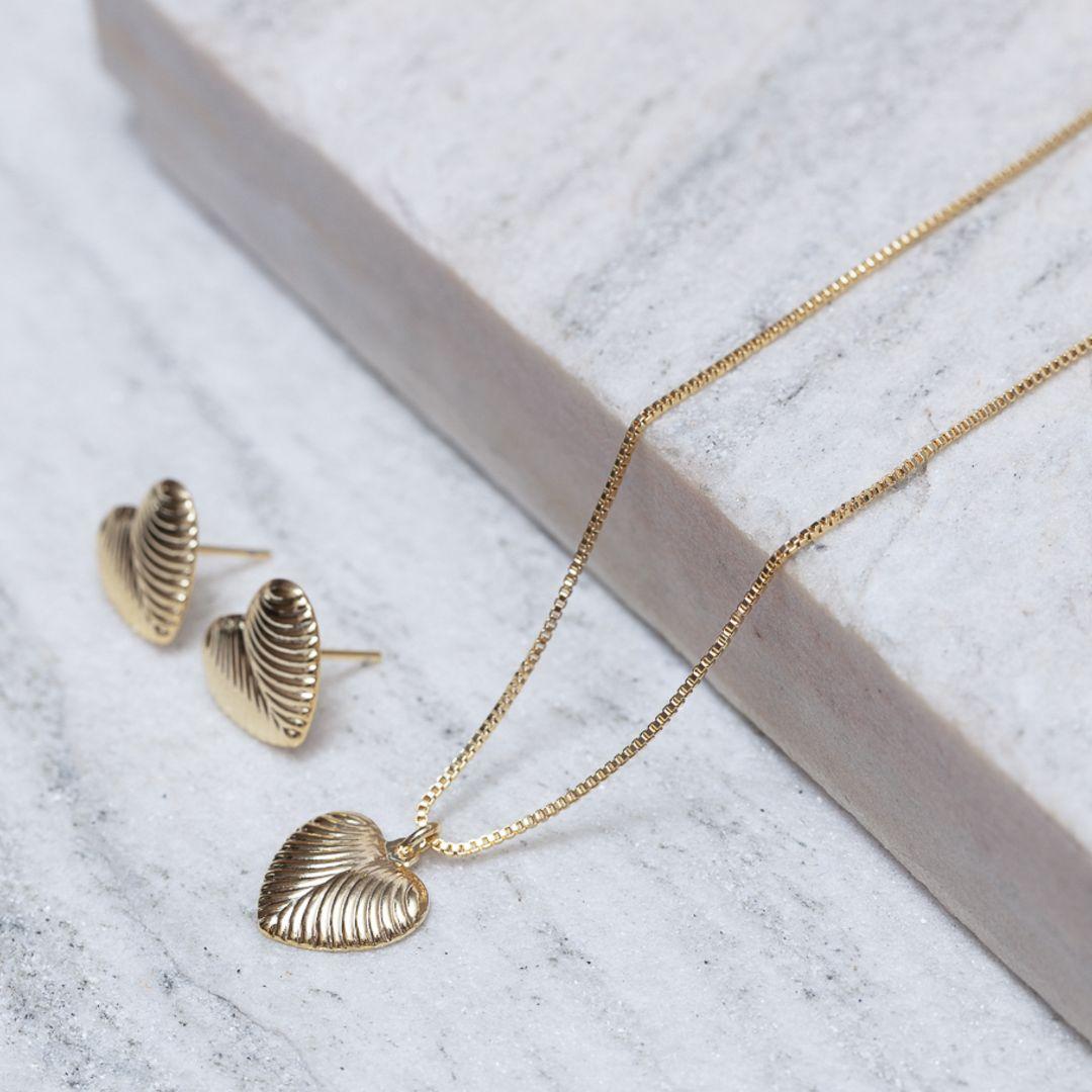 CONJUNTO CORAÇÃO TRABALHADO BANHO OURO 18K