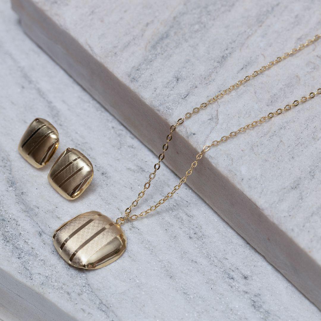 CONJUNTO QUADRADO TRABALHADO BANHO OURO 18K