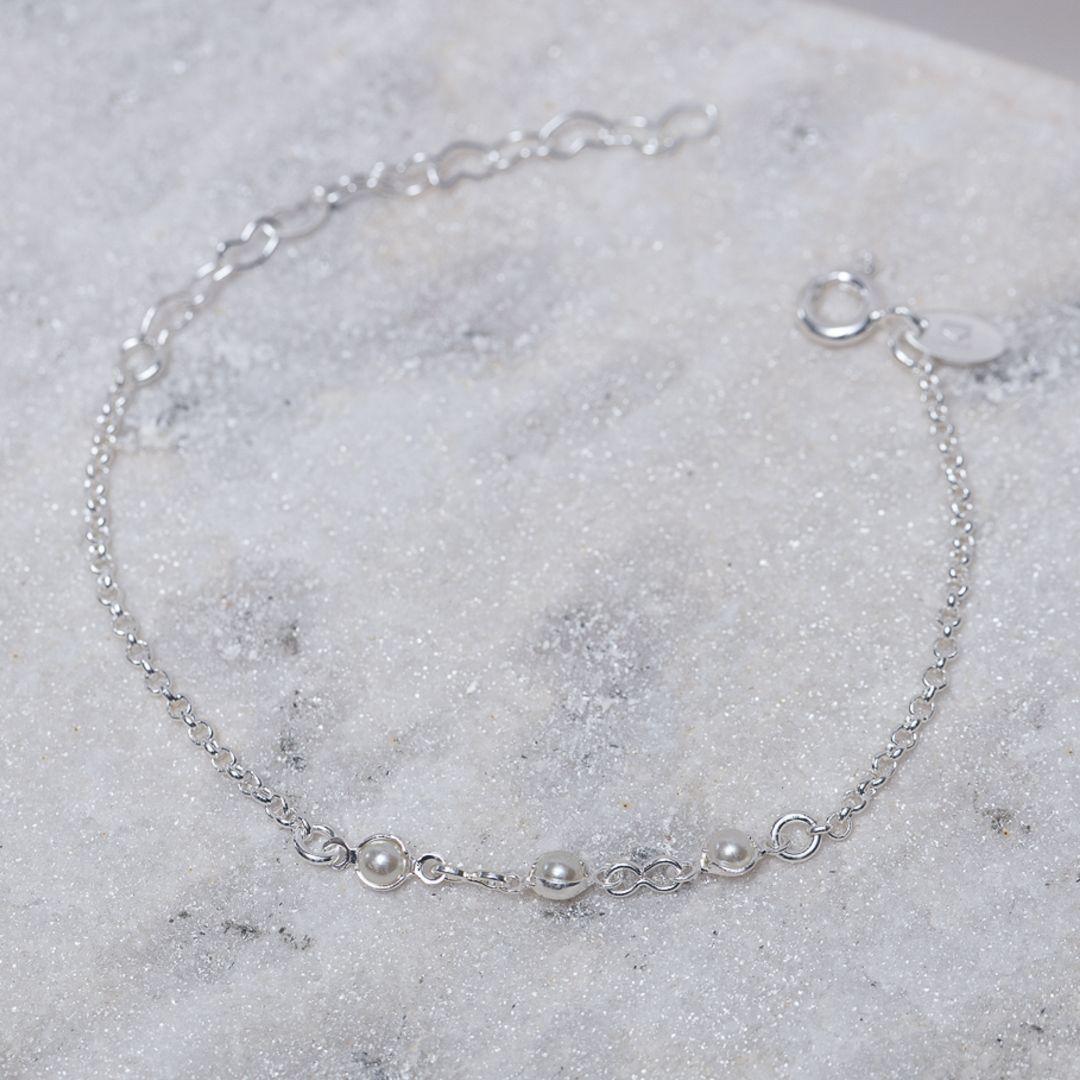 PULSEIRA INFANTIL PÉROLAS CT BANHO PRATA