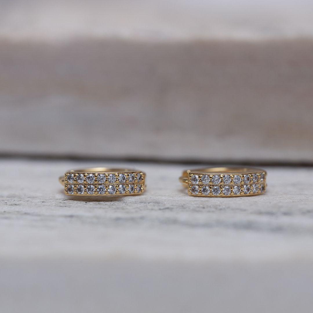 BRINCO ARGOLA FILEIRA DUPLA CRAVEJADA BANHO OURO 18K